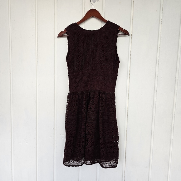 Abercrombie & Fitch Y2K Burgundy Lace Sleeveless Mini Dress sz 2 - Picture 7 of 7